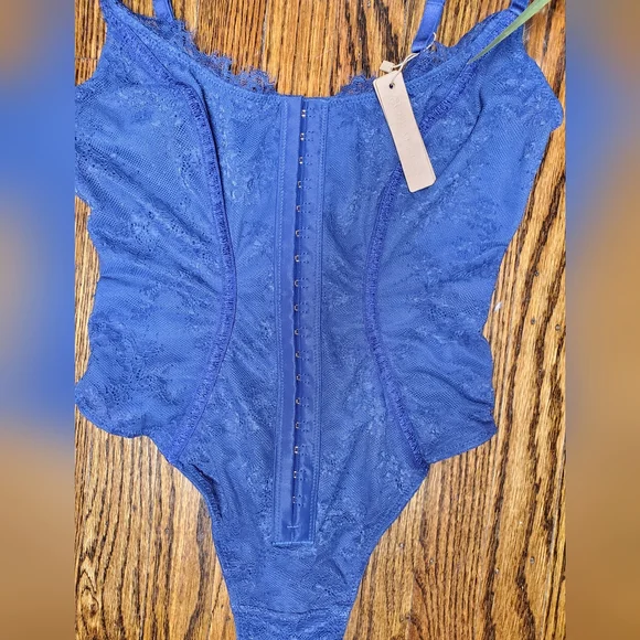 Shapellx NWT Women's Royal Blue Lace Shapewear Bodysuit Size M - Picture 8 of 11